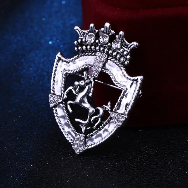 Vintage Rhinestone Horse Crown Brooch for Men Suit Accessories