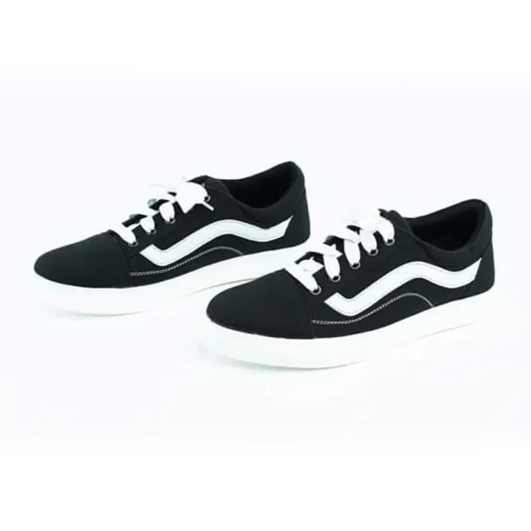 Step Out in Classic Style with Sneakers Shoes Converse for Men - Low Top Sneaker for Every Season Comfort and Fashion