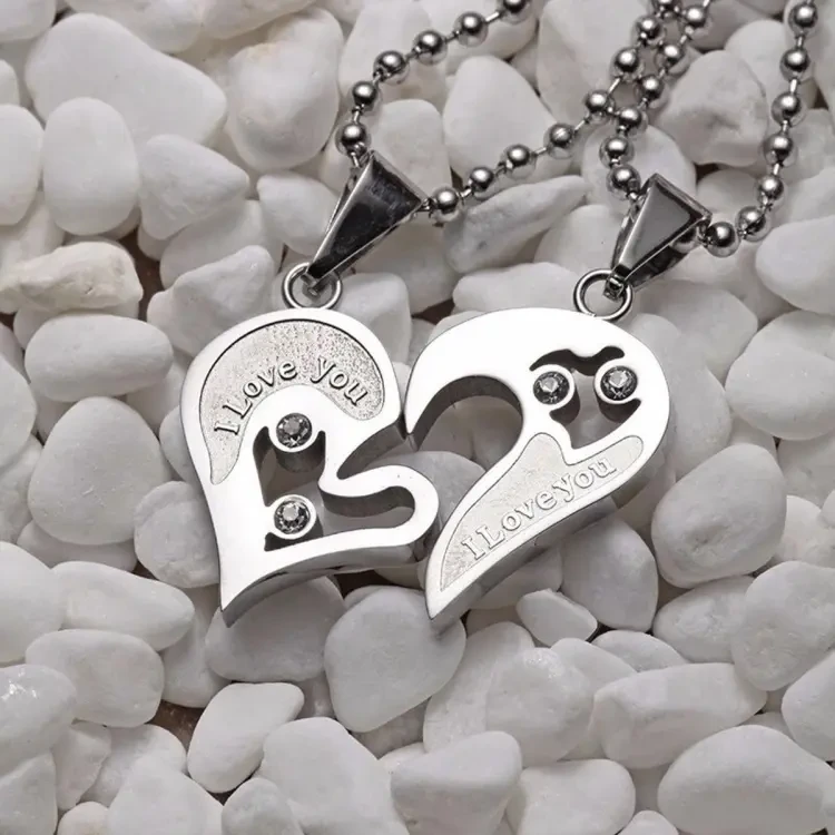 Love Heart Shape Pendant for Couple Gift